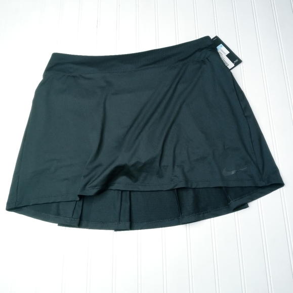Nike black sport skirt